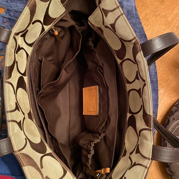 🌼Authentic Coach Signature Canvas Diaper Tote🌼 - Picture 5 of 7